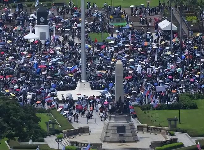 方对菲作重大决定马科斯却忙着联美抗中冰球突破技巧110多万人无家可归中(图9)